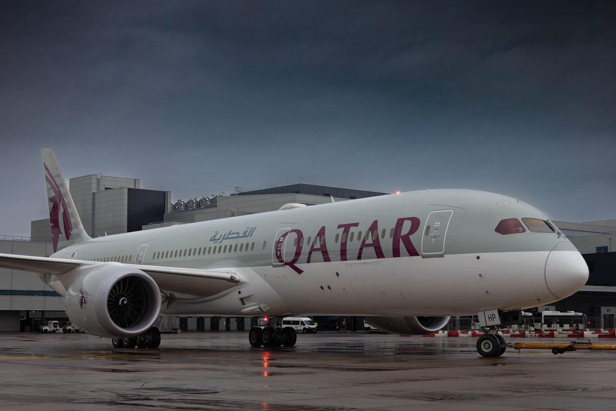 Up close and personal with the @qatarairways Dreamliner as it pushed back from stand @manairport