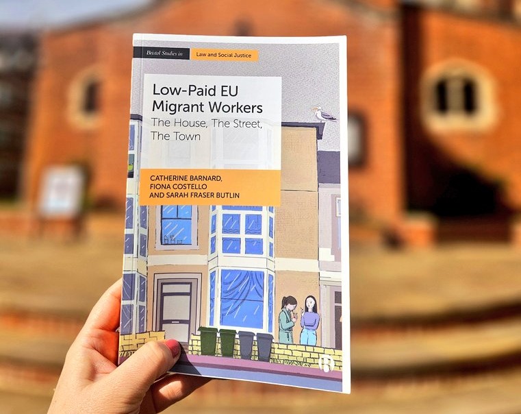 UK in a Changing Europe (@ukandeu) on Twitter photo 🚨 OUT TODAY 🚨
📚 "Low-Paid EU Migrant Workers, the House, the Street, the Town" by <a href="/CSBarnard24/">Catherine Barnard</a> <a href="/fiona_costello/">Fiona Costello 🧡</a> <a href="/SFraserButlin/">Sarah Fraser Butlin KC</a> is now out with <a href="/BrisUniPress/">Bristol Uni Press</a>!
The book explores the lives of EU migrant workers in the UK following Brexit & Covid-19 👇
bristoluniversitypress.co.uk/low-paid-eu-mi… 🚨 OUT TODAY 🚨
📚 "Low-Paid EU Migrant Workers, the House, the Street, the Town" by <a href="/CSBarnard24/">Catherine Barnard</a> <a href="/fiona_costello/">Fiona Costello 🧡</a> <a href="/SFraserButlin/">Sarah Fraser Butlin KC</a> is now out with <a href="/BrisUniPress/">Bristol Uni Press</a>!
The book explores the lives of EU migrant workers in the UK following Brexit & Covid-19 👇
bristoluniversitypress.co.uk/low-paid-eu-mi…