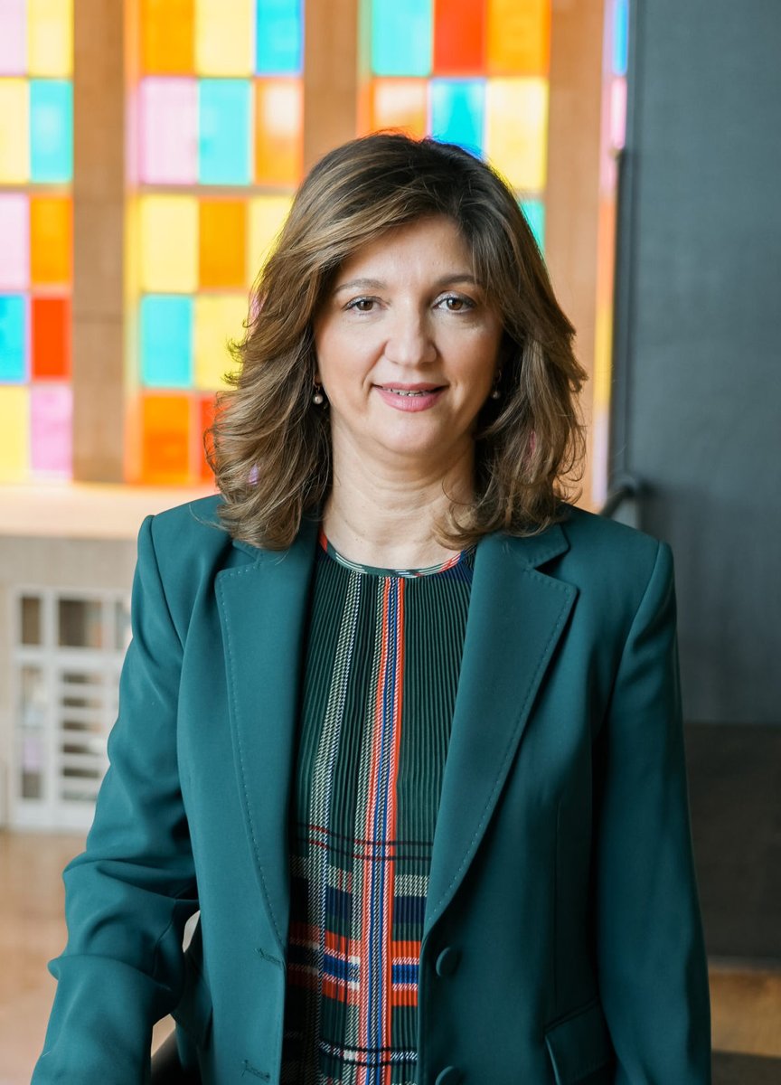 HOY día 24 a las 18:00 horas tendrá lugar en la Escuela Universitaria de Trabajo Social, la presentación de  Dª NURIA GONZÁLEZ ÁLVAREZ, candidata a Rectora de la Universidad de León