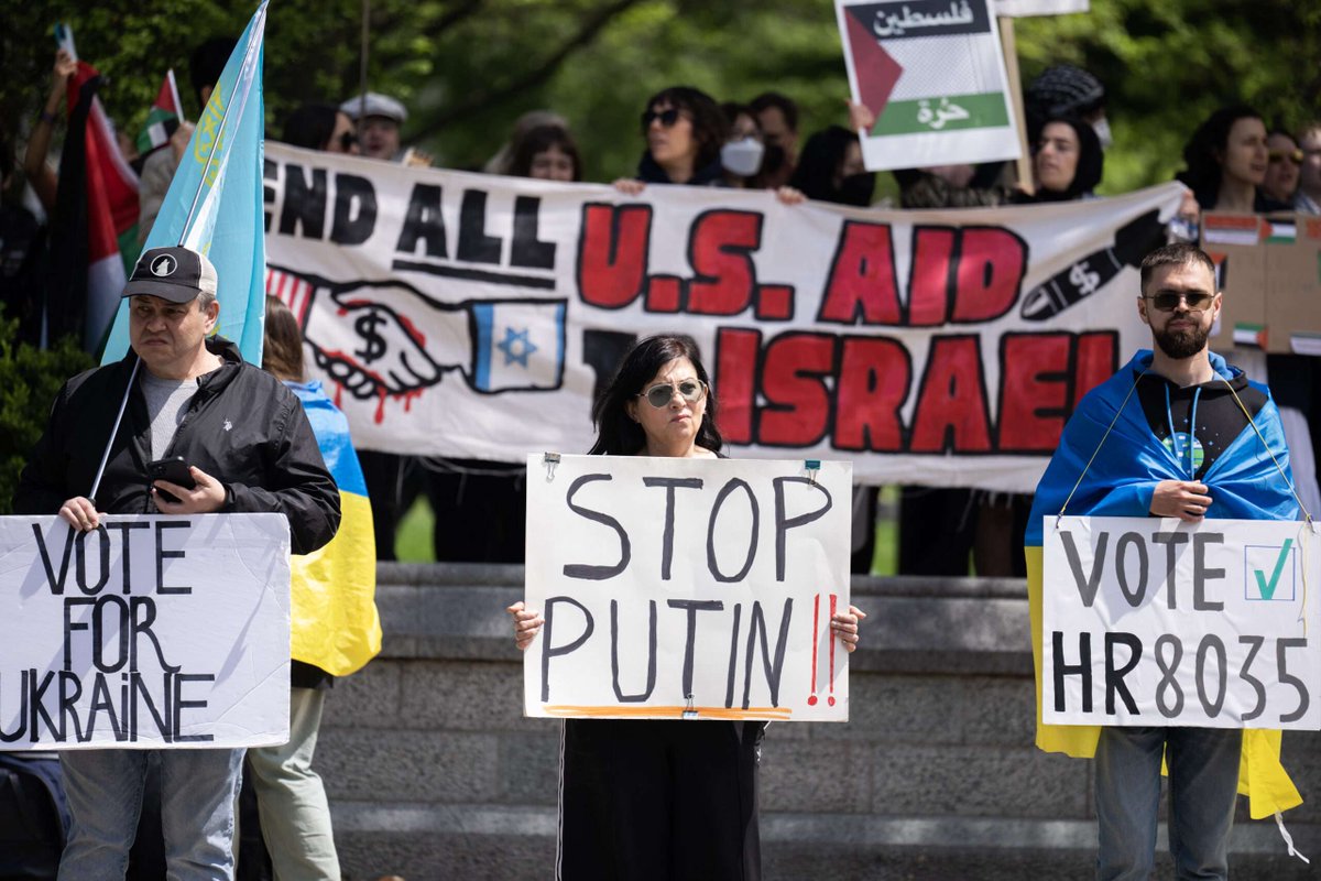 Danielle_31's tweet image. Just had the worst 4/20 ever discussing terrible bills on The Reason Roundtable - military spending, TikTok ban, and Section 702 of FISA reauthorization. Disheartening to see these priorities. #badbills #policyfailures.