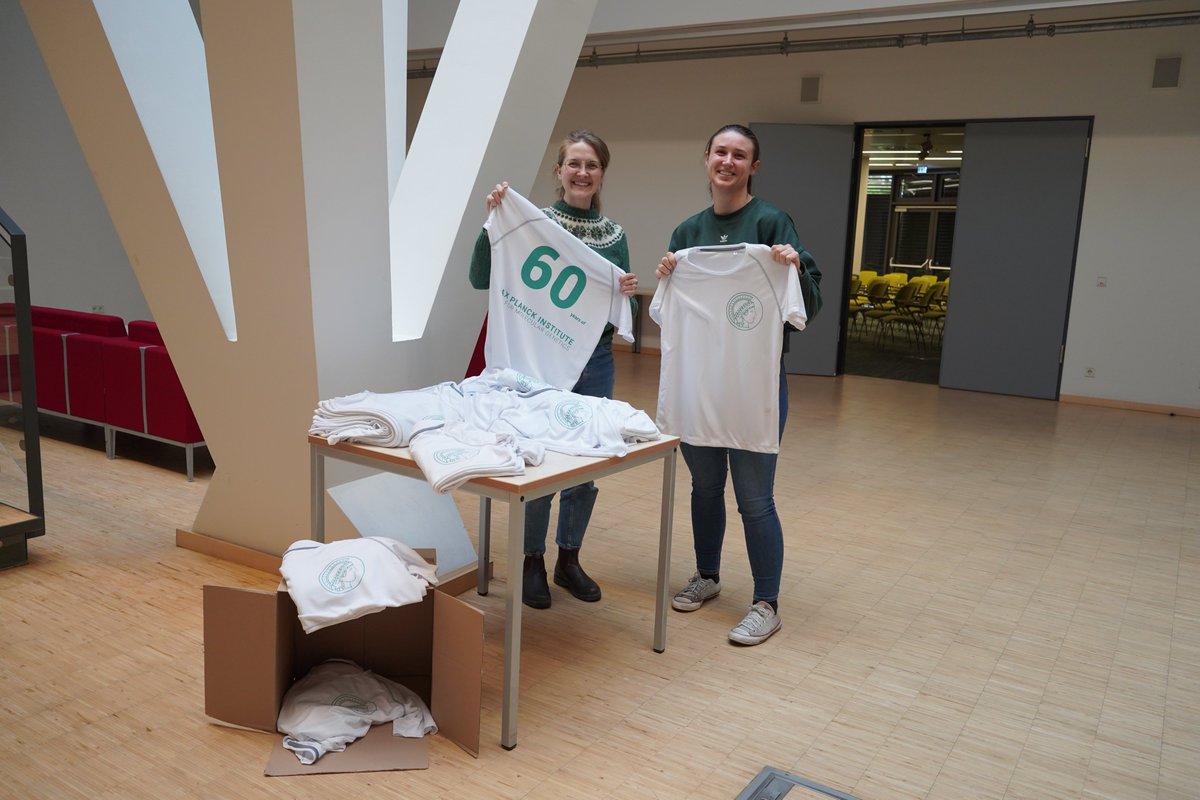 We are getting ready for the #BerlinerFirmenlauf today! 60 colleagues are running for 60 years of Molecular Genetics and we got proper running shirts for all of them. With our outfit we want to celebrate past and future of our institute!  #MPIMG60years