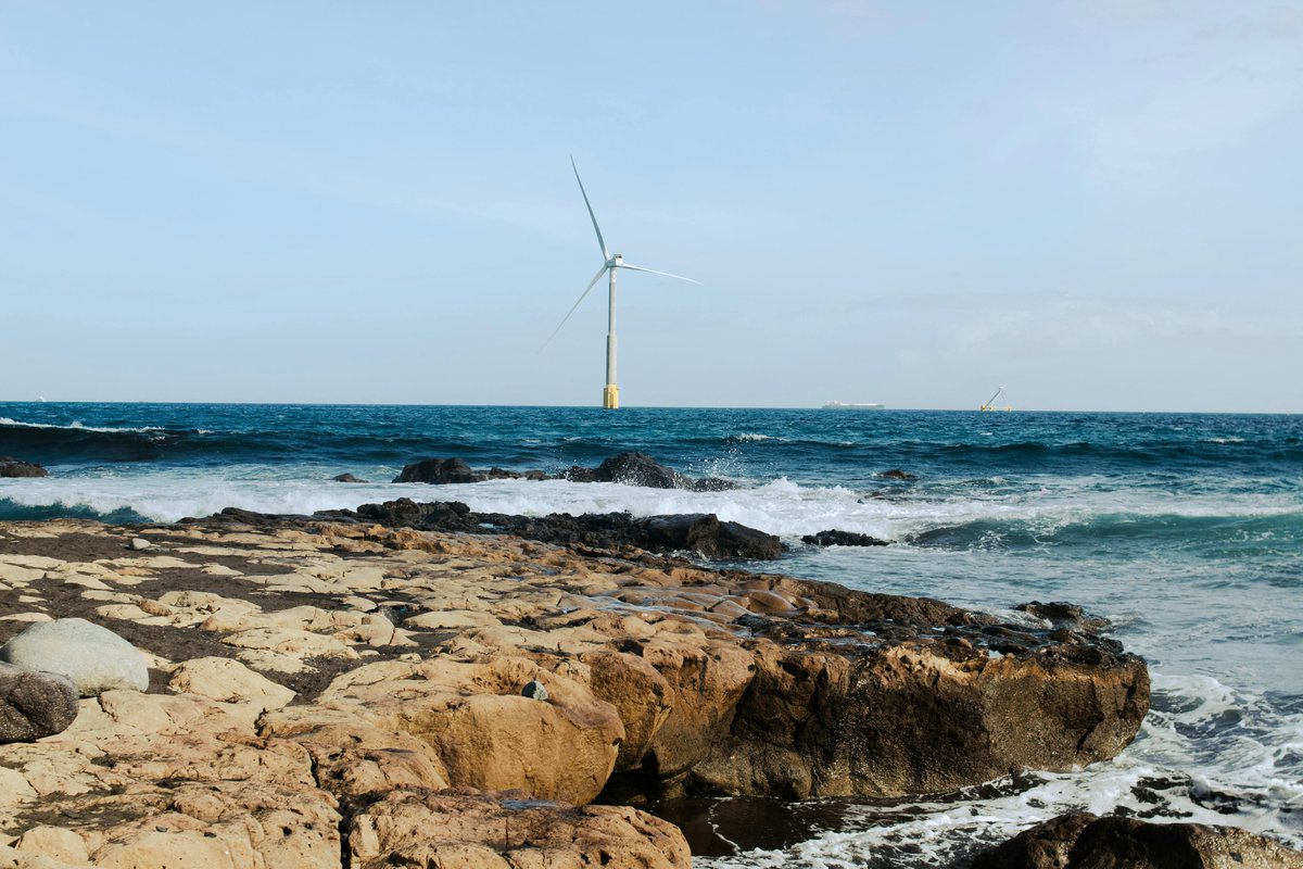 🌬️ #Événement | Le 23 avril 2024, les ministères et services déconcentrés de l’État en #Occitanie et en #PACA ont invité l'ensemble des partenaires industriels et portuaires à échanger sur les enjeux industriels liés à la filière de l’éolien en mer sur la façade #Méditerranée.…