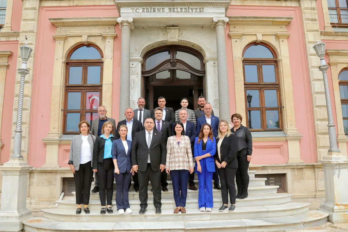 Cumhuriyet Halk Partisi Edirne İl Başkanımız Sayın Samet Kahraman ve İl Yönetimimiz bizleri ziyaret etti.

Toplumumuzun her kesimini kucaklayan, halkımızın sesine kulak veren hizmet anlayışımız ile şehrimizin daha ileriye taşınması için kararlılıkla çalışmaya devam edeceğiz.…