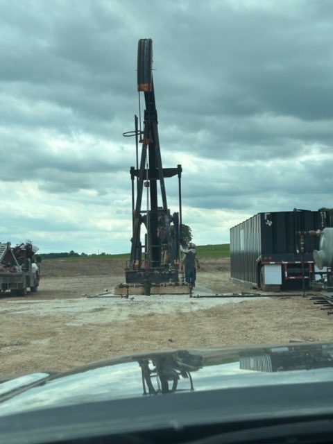 #ujo

Great to see the nodding donkey on site at the Andrews-1 well today. Not long to go for production to start by the looks of things. One of the most exciting little oil companies on AIM right now💪

#oil #oilandgas #oilcompanies #oilinvestment #onshoreuk #onshoreoil