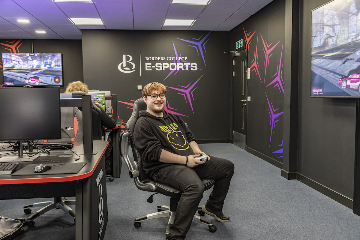 🌐 Esports embraces students' passion for competitive gaming, fostering collaboration, creativity and inclusion, and enhancing their game-playing skills. 👉 Find out more about the courses on offer: borderscollege.ac.uk/course-search #Esports #ApplyNow