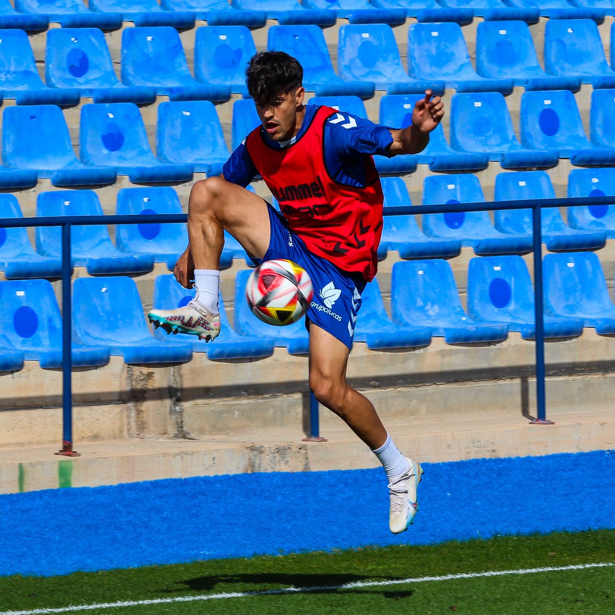 🦅 <a href="/Ramon9Blazquez/">Ramón Blázquez.</a> 

#SevillaAtléticoUCAMMurcia
