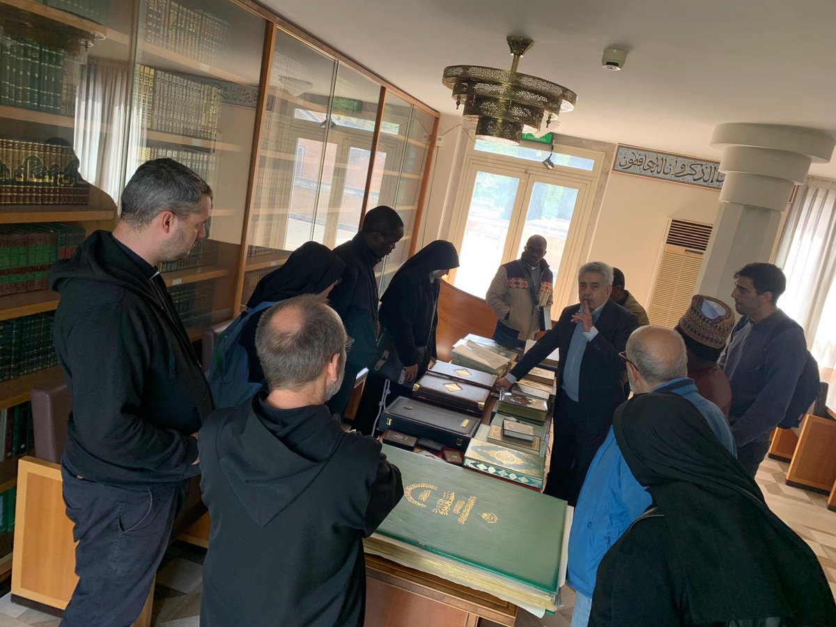 IstitutoPisai's tweet photo. Sabato 24 aprile 2024 visita di studenti e docenti del PISAI al #CentroCulturaleIslamico - #GrandeMoscheadiRoma grazie per la calorosa accoglienza Dr. #AbdellahRedouane https://t.co/Q81ymR5uRk