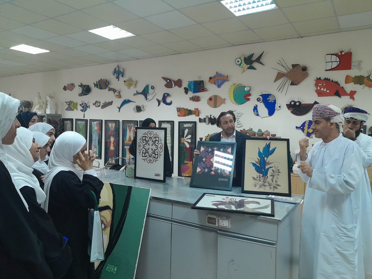 SpecialEdu2020's tweet photo. نفذ قسم التربية الخاصة وبمناسبة #أسبوع_الأصم_العربي زيارة لطلبة دبلوم التربية الخاصة الى @unizwaoman وبالتعاون مع فريق #استطيع_التطوعي  تعرف خلالها الطلبة على البرامج المقدمة لذوي الاعاقة السمعية وتعرفوا أيضا على مرافق الجامعة وكلياتها.
@EduDakGov @SEN_Continous https://t.co/hRKu9jxYwi