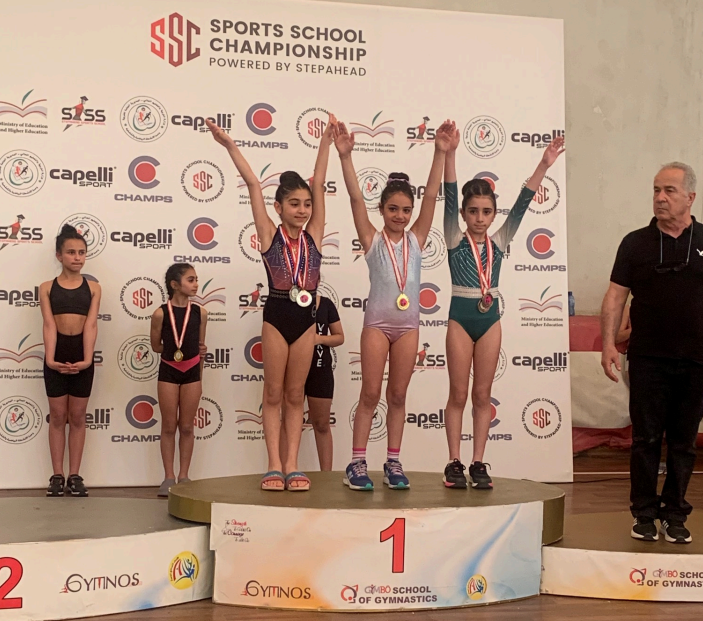 Félicitations à Thea-Maria qui a participé pour notre collège au championnat du Liban de gymnastique artistique du 21 avril 2024 et a remporté le premier prix ! Elle a reçu 3 médailles d'or !
#SSCCSioufi