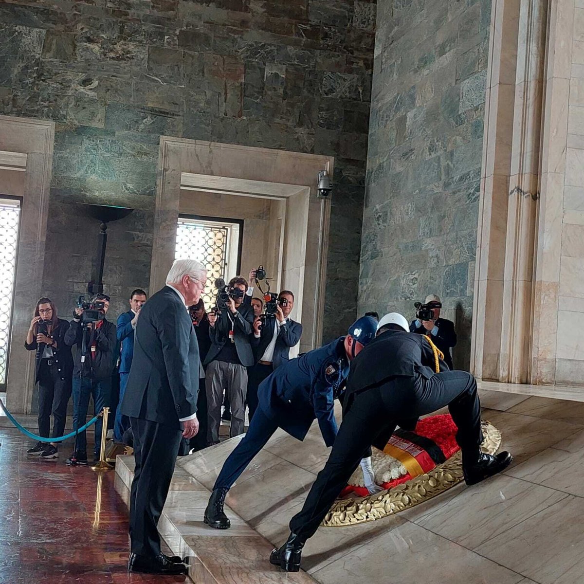 Almanya Cumhurbaşkanı Steinmeier Anıtkabir’i ziyaret etti.