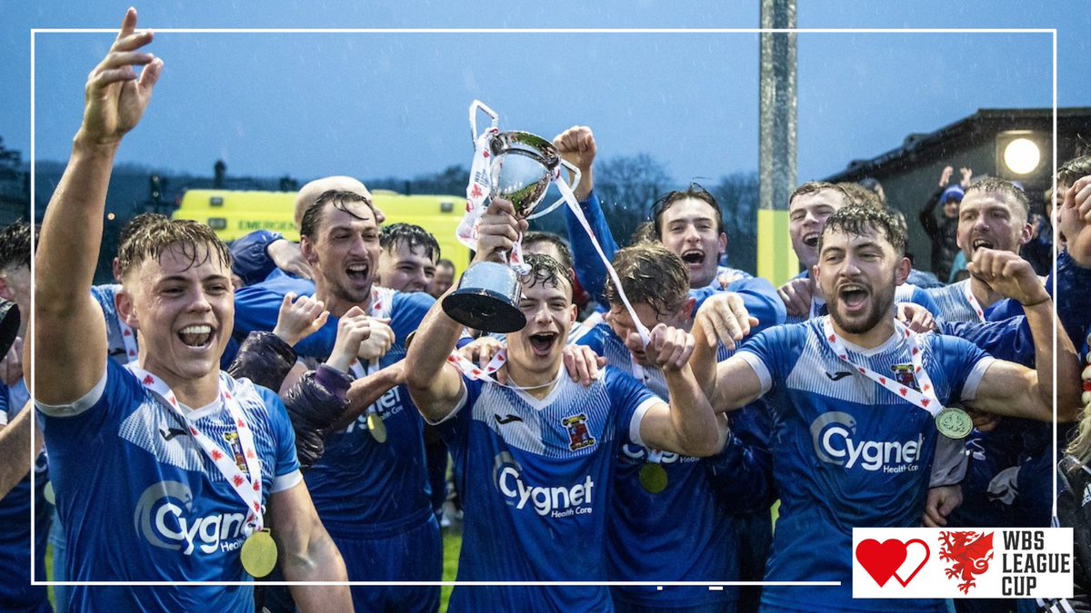 👏After a fantastic game on Saturday against @bflafc, @moldalexfc1929 lifts the National #WBSLeagueCup - Congratulations 🎆 🙏 A huge thank you to both teams for your continued support of our #BloodSweatCheers campaign ❤️ #BloodSweatCheers | @CymruLeagues | @FAWales