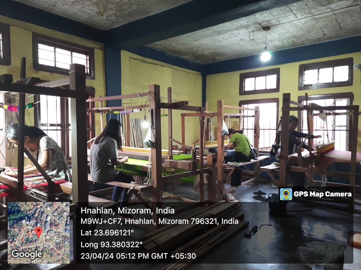 PMKVY 4.0 training in Two Shaft Handloom weaver job role ongoing at NEHHDC Hnahlan, Mizoram