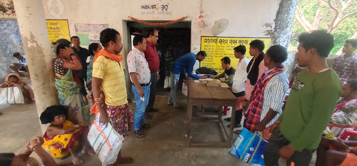 Supervision of ration distribution to eligible beneficiaries at mathili GP Malkanagiri. #PDS #FoodSecurity #Odisha