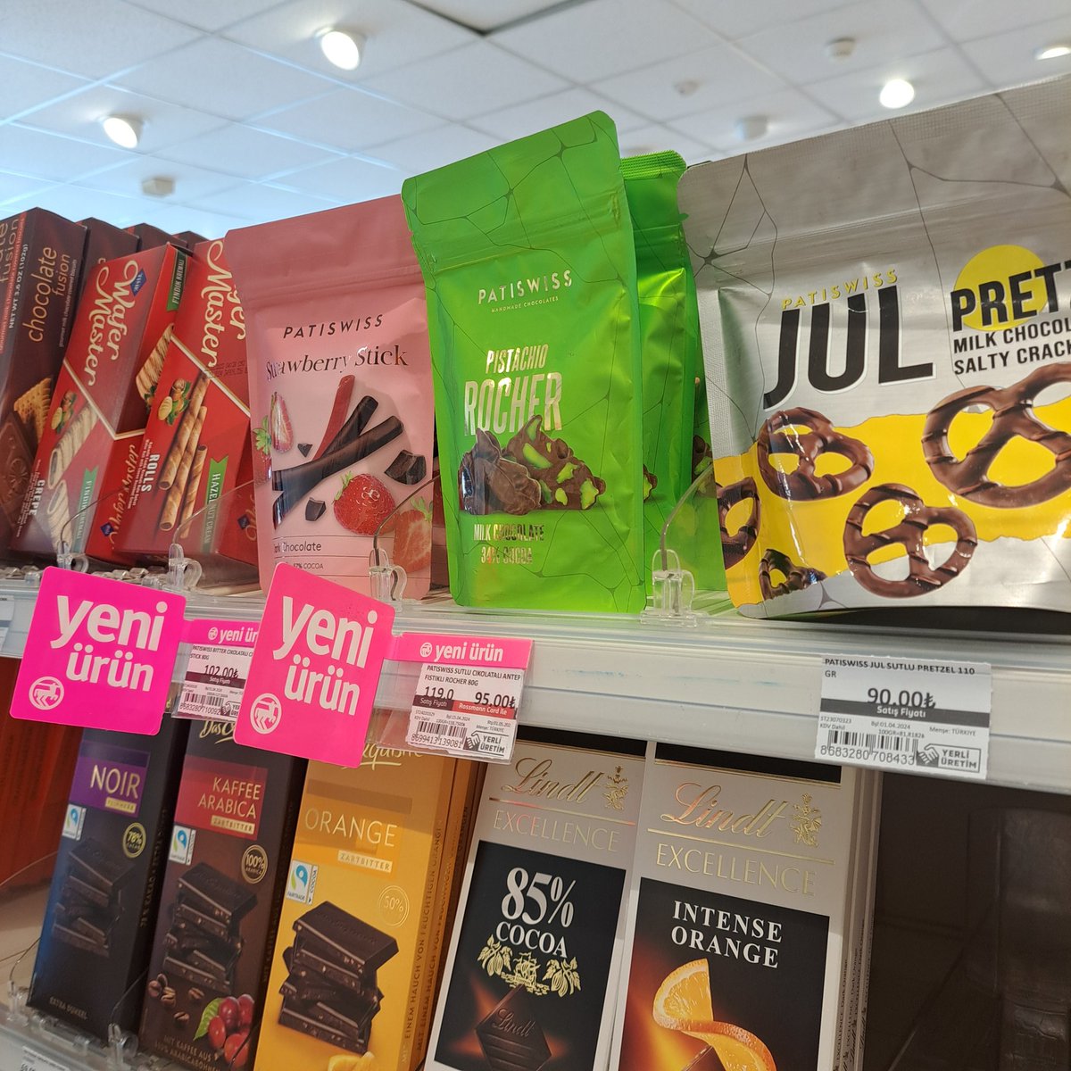 #Patisswiss #patiswiss #elifaslıyıldız #patiswissboykot <a href="/RossmannTurkiye/">Rossmann Türkiye</a> <a href="/rossmann/">Devin Rossmann</a> olmadı Rossmann, elimdekileri bırakıp çıktim, herkes raftan çekerken yeni ürün koymak niye