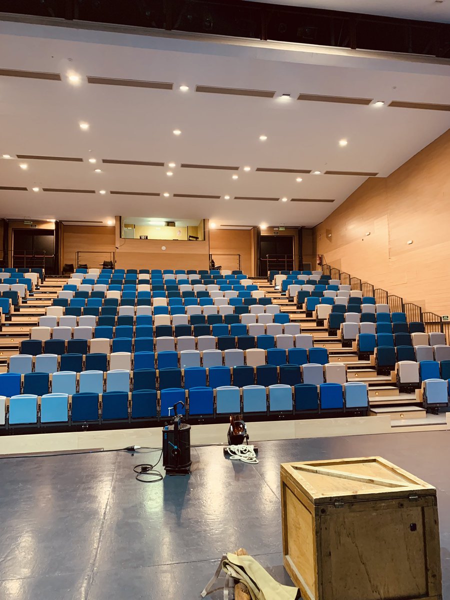 Aquesta setmana el nostre Pinotxo ha estat passejant pel Vallès Oriental. Hem fet passis escolars a Parets del Vallès i Montmeló 👌🏼

#PinotxoZUM 
#zumzumteatre 
#escolesac