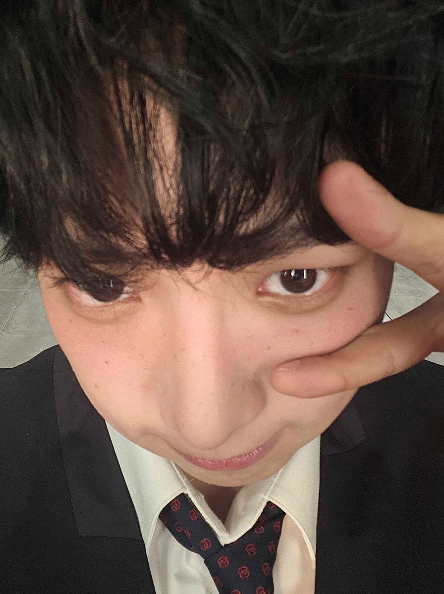 myungjaedaily's tweet photo. spot the difference https://t.co/mkZYZmpMrT