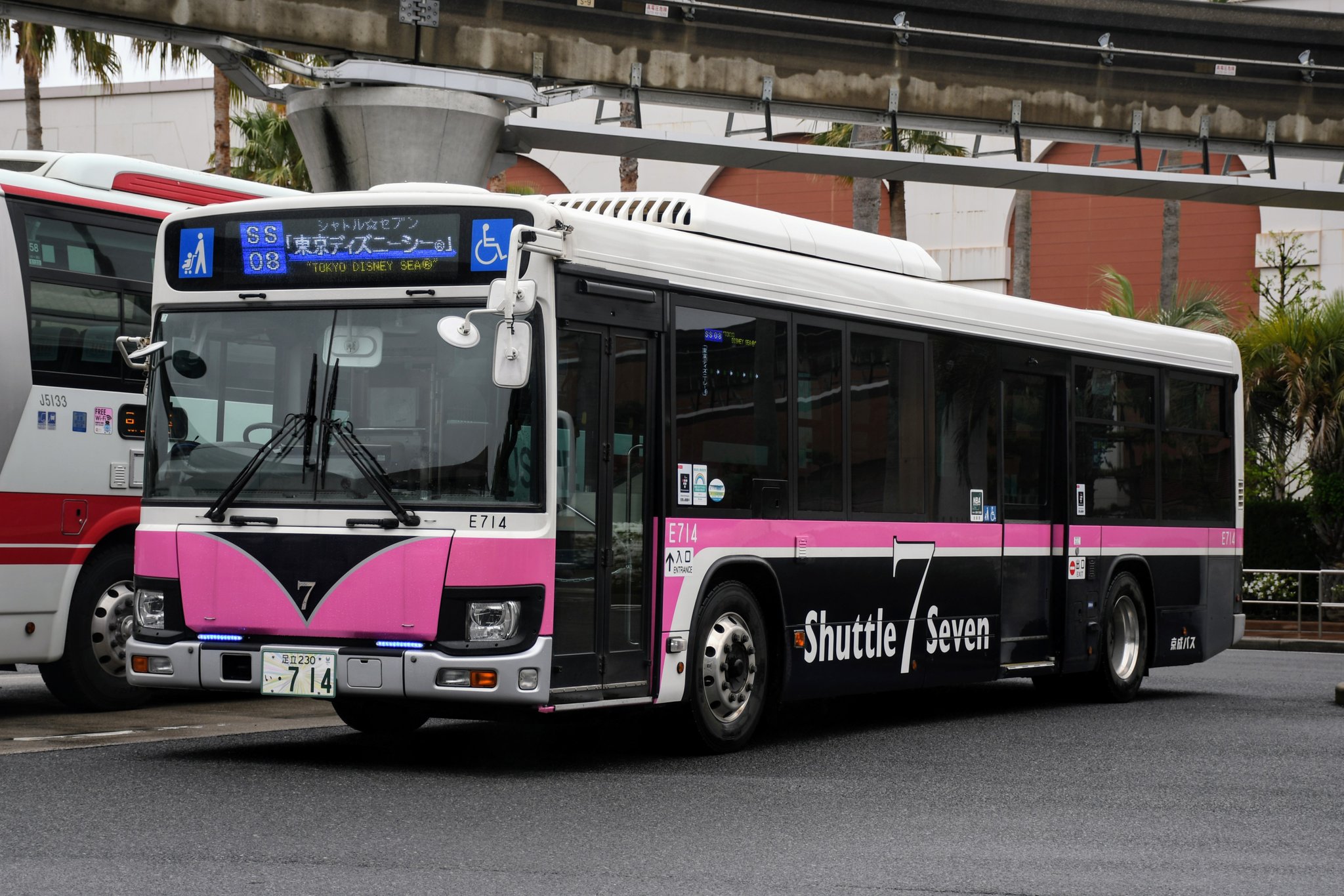 やつひ в X: «京成バス E714 足立230い714(2PG-LV290Q2