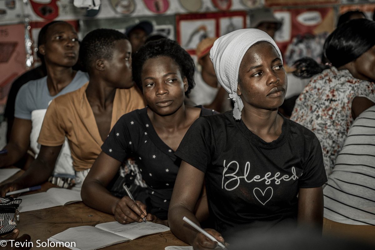 PROTECT THE RIGHTS OF YOUNG WOMEN AND GIRLS. EDUCATE THEM ON THEIR RIGHTS, EMPOWER THEM. Photos taken in Chipinge, Sabi region. #EndEarlyForcedMarriages #EndObstestricFistula @amnesty_zim @MissMusonza @zzidawu @ZLHRLawyers