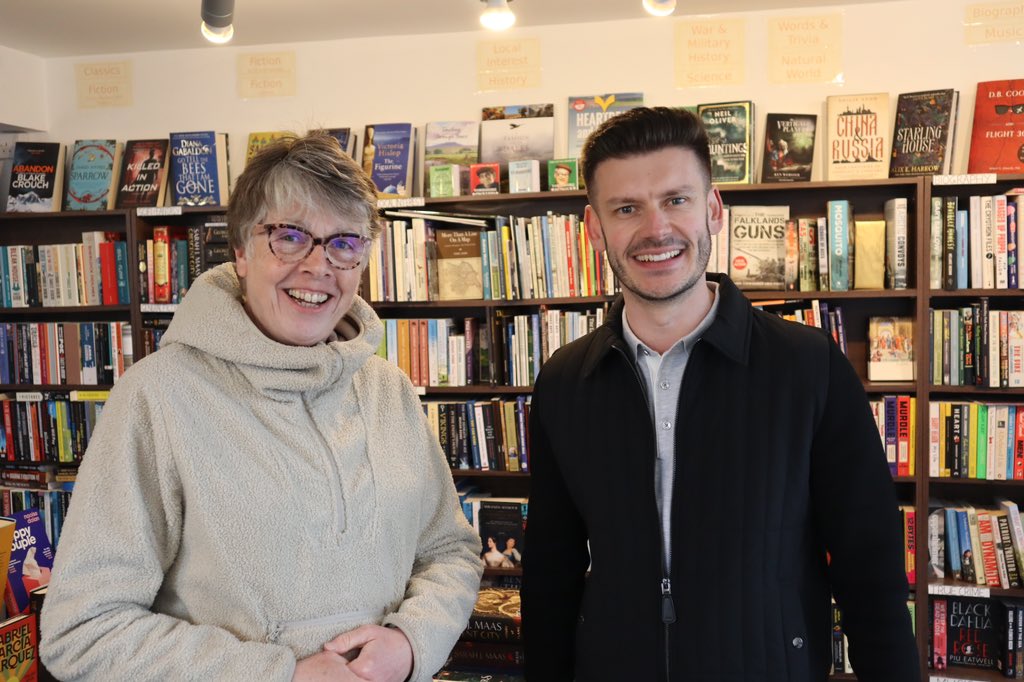 I’m in 𝐊𝐧𝐚𝐫𝐞𝐬𝐛𝐨𝐫𝐨𝐮𝐠𝐡 backing independent business 👏 🍬 Carol at Ye Olde Chymist Shop 📖 Claire @CastlegateBooks ☕️ Sarah at Number Thirteen 🧁 And Linda at Hirsts Bakery #Keane4Mayor #KeaneOnTour