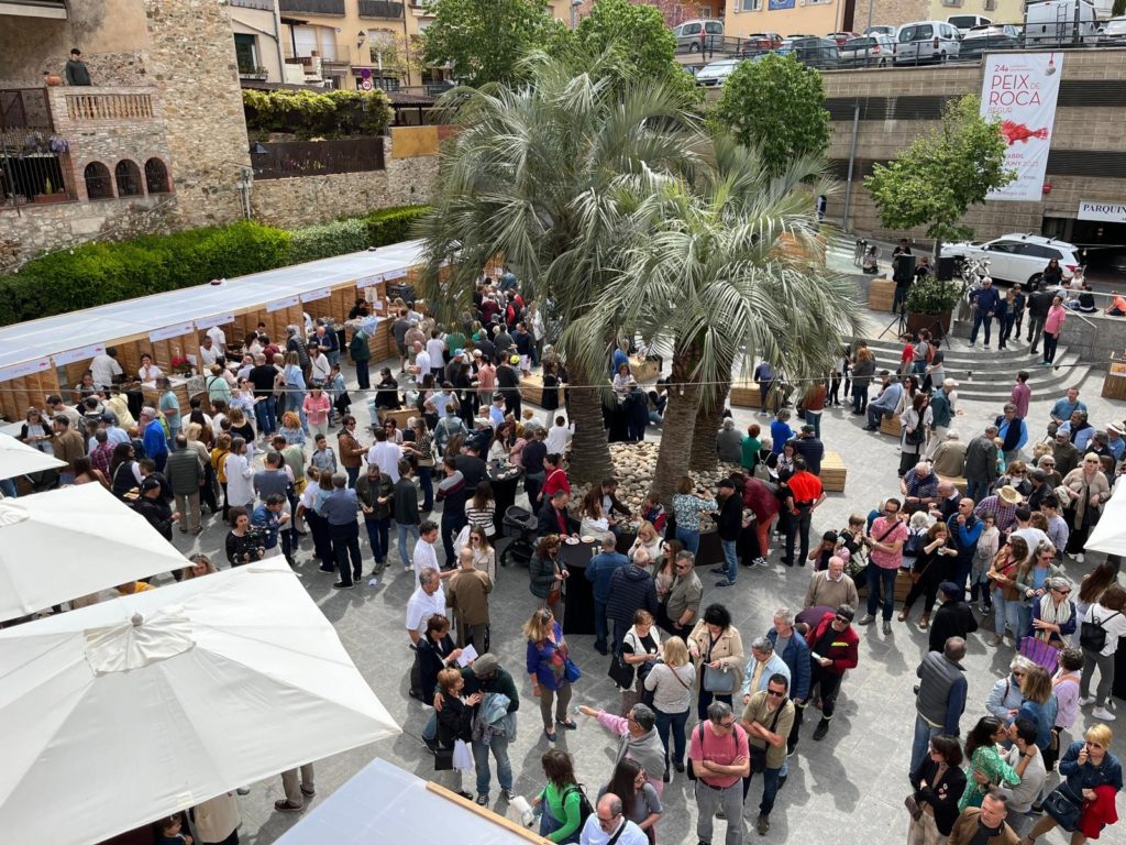 📣Acte inaugural de la 25a edició de la Campanya de Peix de Roca de #Begur: 🍴Dissabte 4 de maig, a partir de les 12h a la Plaça Esteva i Cruañas, amb els tastets dels 14 restaurants participants d'enguany. 🔎PROGRAMACIÓ de la campanya i els MENÚS a:🔗visitbegur.cat/wp-content/upl…
