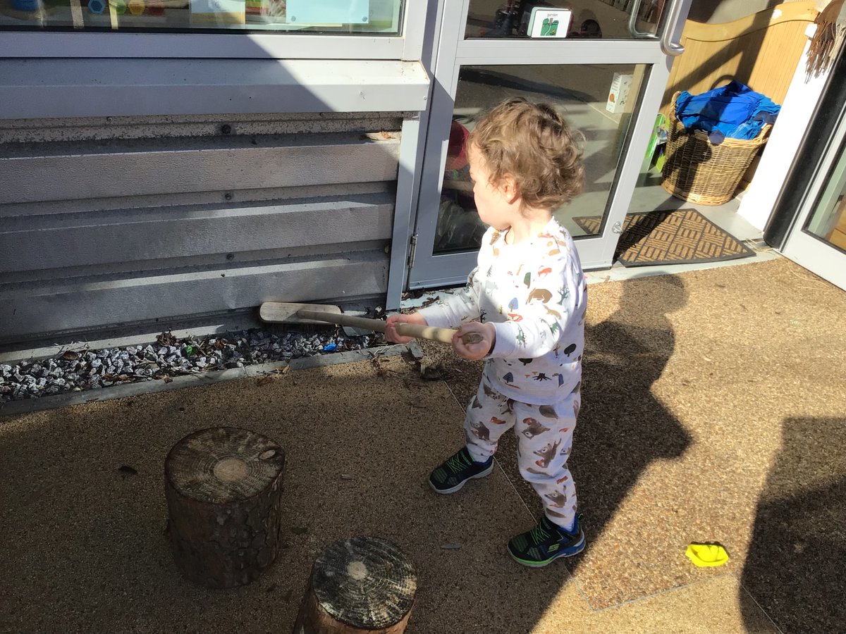 We are taking advantage of the lovely sunshine this morning by developing our Sunshine Room garden. The children took ownershipmof this and were super at helping by tidying, moving and making big decisions on where things should be! 🌿☀️ #effectivecontributors @SACEarlyYears