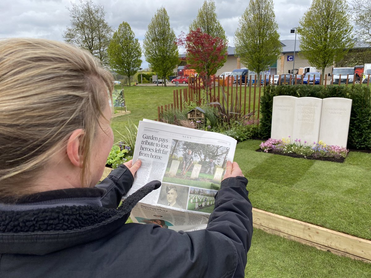 Read all about it! The fabulous Helen Gregory takes a break with the @yorkshirepost at our @CWGC show garden for the @HarrogateFlower yorkshirepost.co.uk/news/people/ga…