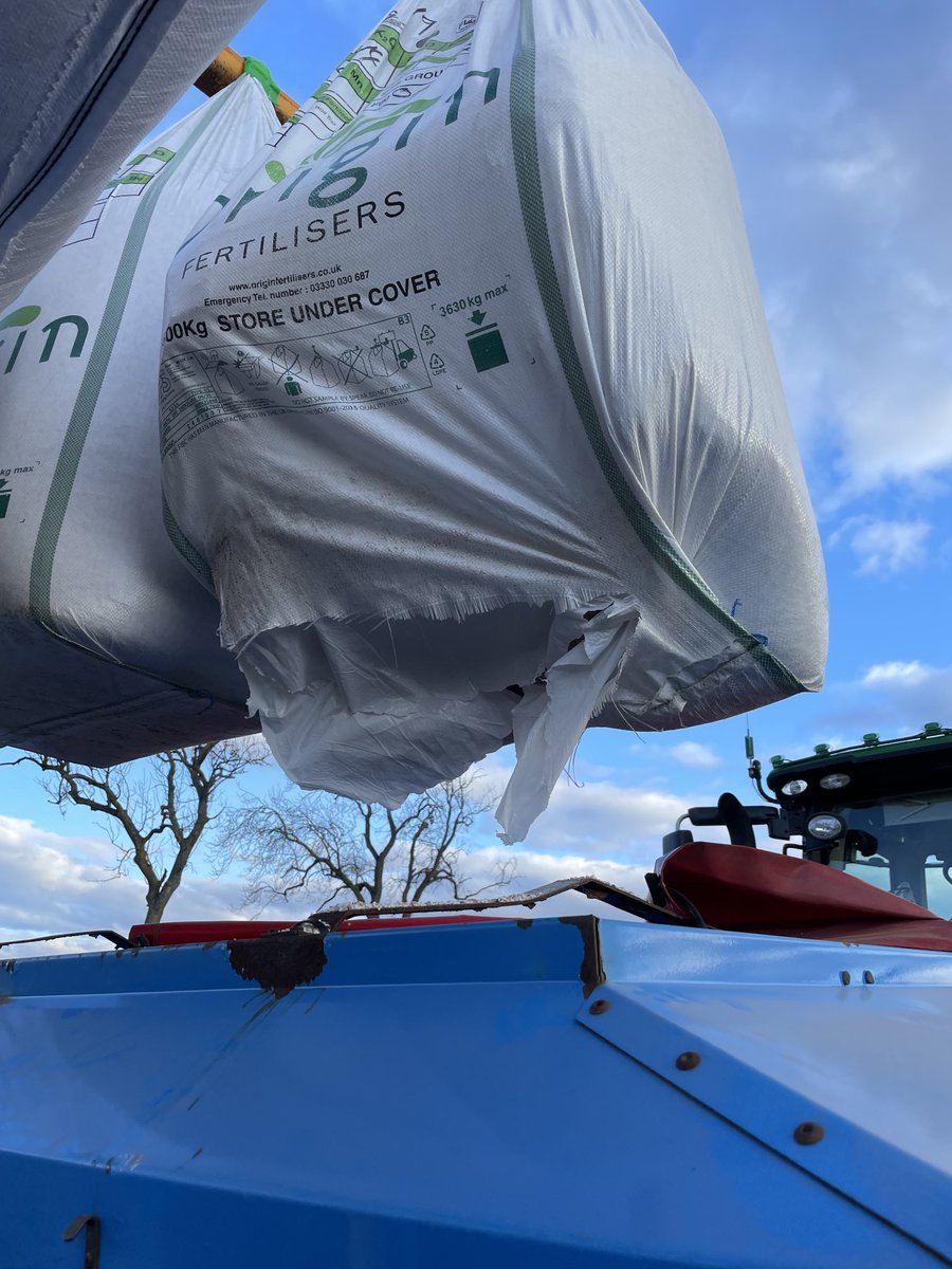 bravo10_4's tweet photo. Fertiliser is providing a bit of challenge this year.
#counttoten https://t.co/YszF2qLuEM