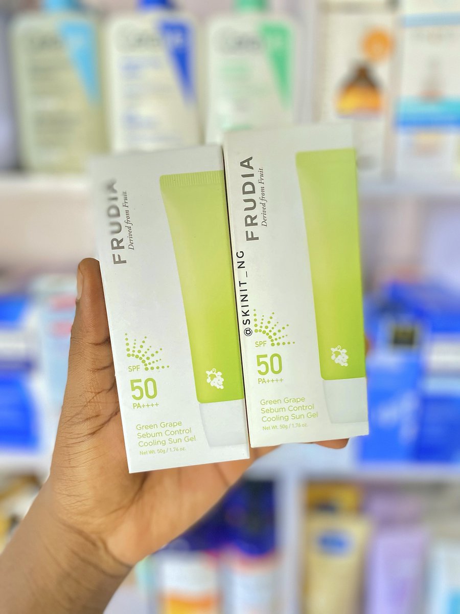 Frudia Green Grape Sebum Control Cooling Sun Gel SPF50 50ml

Perfect for oily, acne prone skin, this lightweight moisturising sunscreen helps to shield skin from UV rays. 

Contains rich green grape extract for hydration and skin-reviving benefit

🏷️N9500

flutterwave.com/store/skinitng