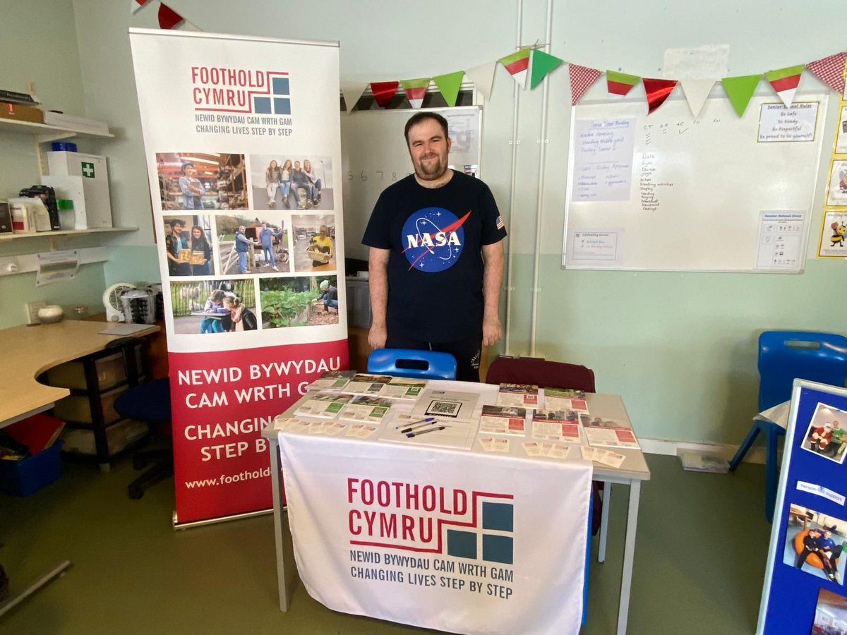 We are at the Transitions Roadshow hosted at #HeolGoffa School! This event provides students with lots of useful information, helping them transition in to the community on leaving school. 🎓🏫 🌟 #CommunitySupport #Llanelli #Carmarthenshire #Volunteer #HeolGoffa #footholdcymru