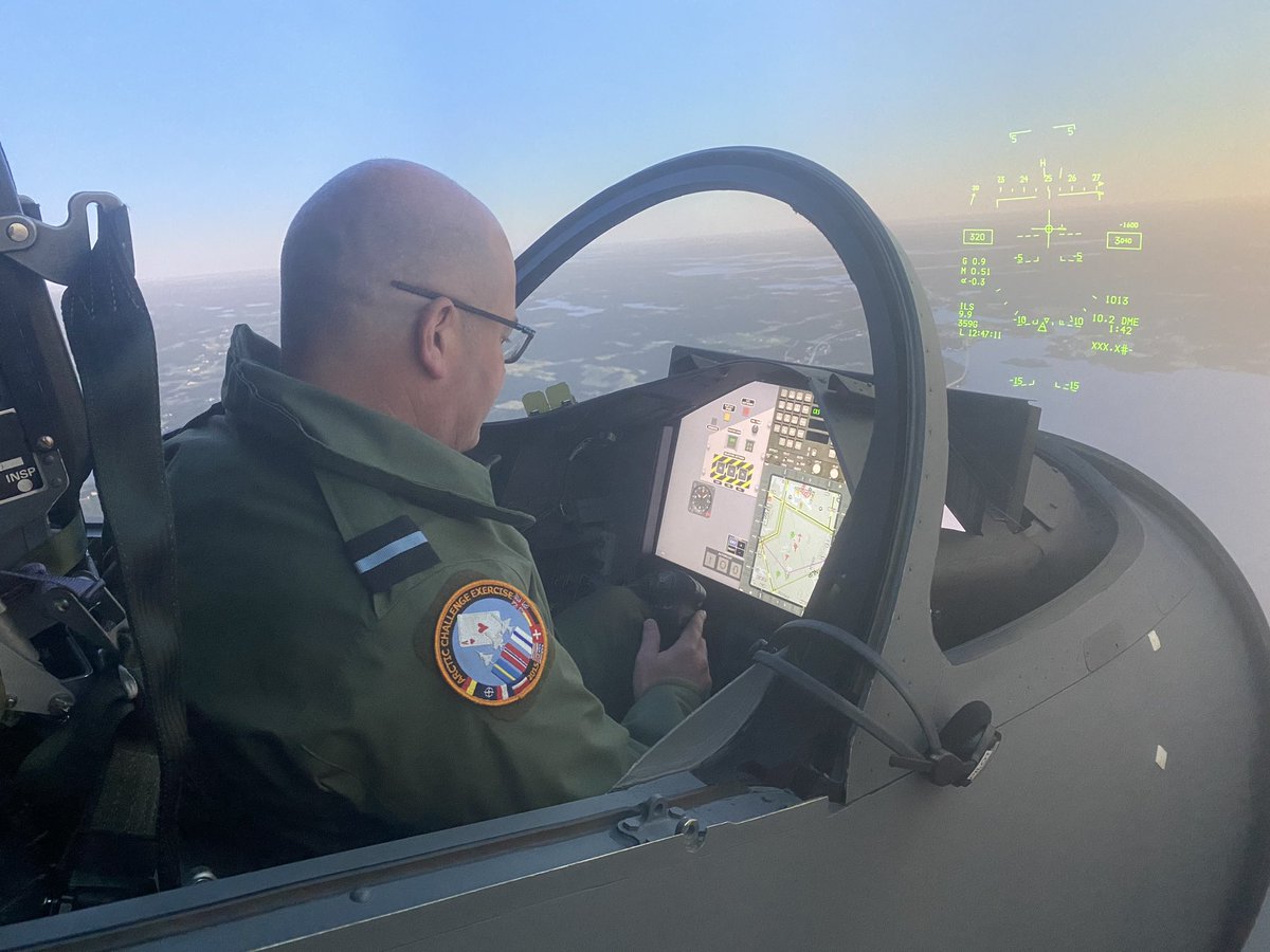 An excellent visit with the Fin Air Force. Their fully integrated, beyond visual range live-virtual constructed environment on their Hawk training fleet is genuinely innovative and impressive - food for thought. @RAF_Valley @RoyalAirForce @AscentFlight #ukmfts