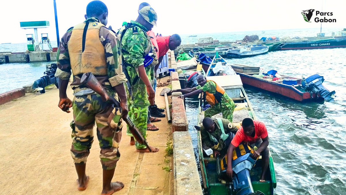 Parcs_Gabon's tweet photo. 🚨 Grâce à notre équipe du #Parcnational de #Pongara, 4 pirogues opérant illégalement dans le parc marin de la #PointeDenis ont été interceptées. Du matériel de pêche illégal a été saisi, démontrant notre engagement envers la préservation de notre écosystème marin. #ANPN https://t.co/sgrPrYYPDc