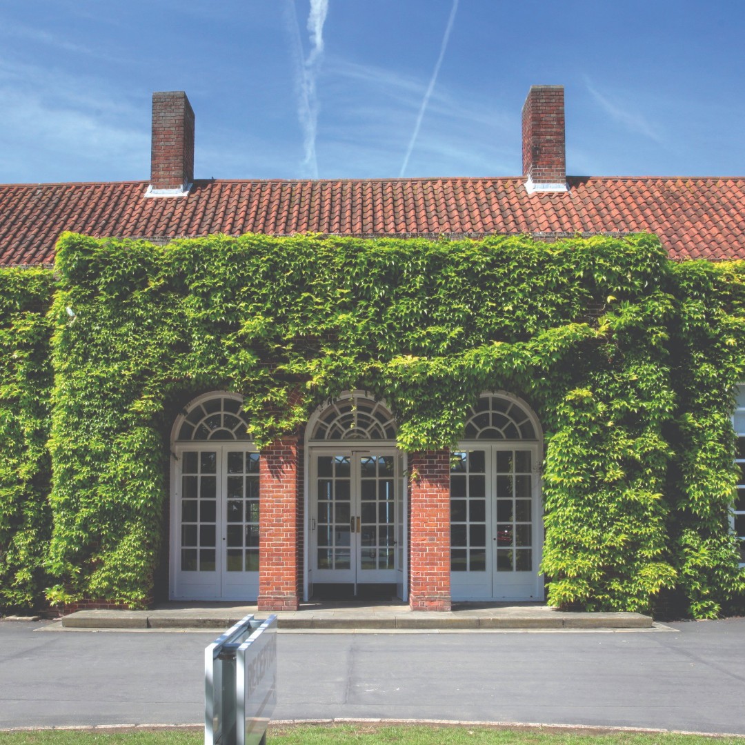 Our gorgeous flexible work space that is The Officers' Mess, Duxford. 

Why not take a tour and see inside - my.matterport.com/show/?m=N86Xct… 

#duxford #officersmess #flexibleworkspace