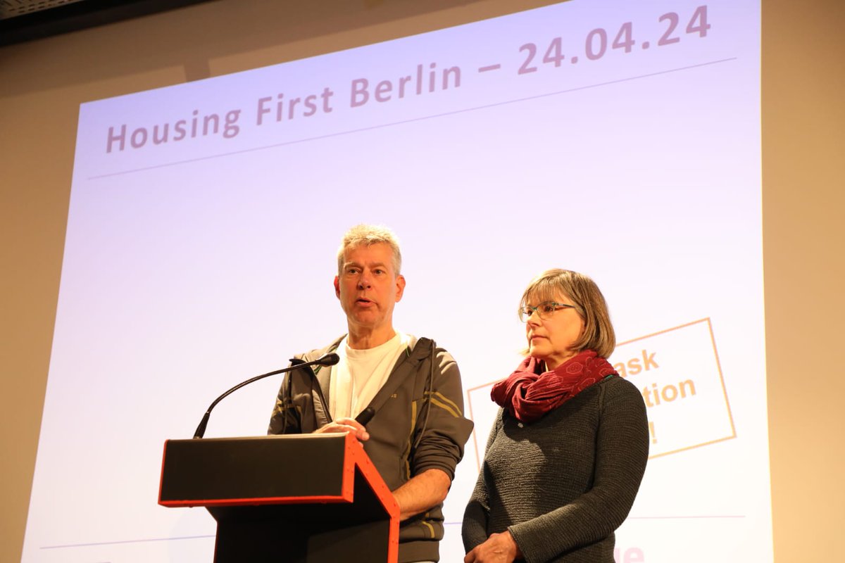 El #HousingFirst es va començar a implementar a Berlín el 2018. La situació a Alemanya es correspon a la de Berlín, ha estat uns dels darrers països a Europa en implantar-lo. Ara mateix, el projecte té finançament a curt termini i intenta obrir-se pas.
