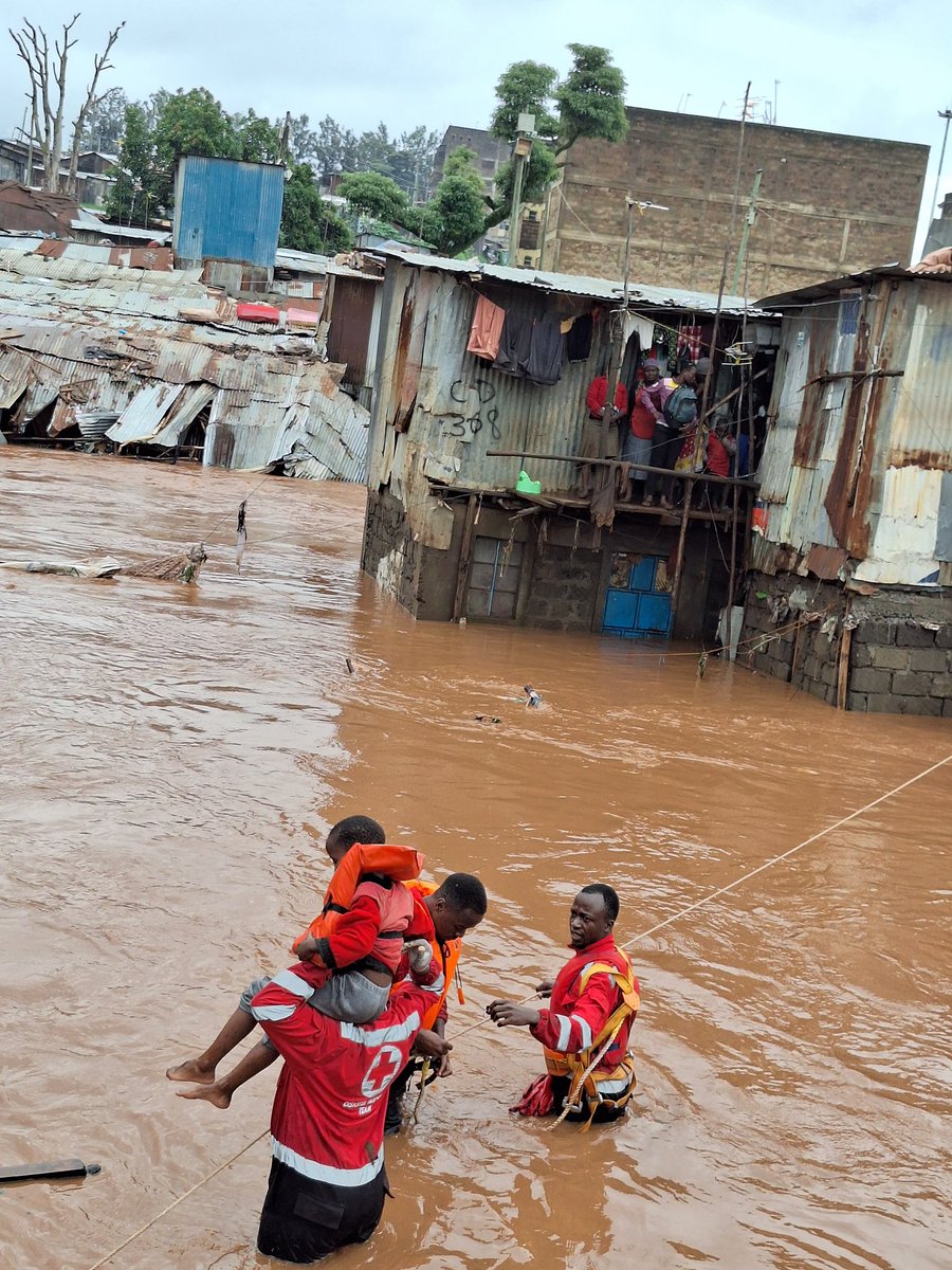 Our resources are stretched, but we will soldier on....we are doing our best to reach all those affected. Extremely proud of the work of @KenyaRedCross volunteers working tirelessly to reach those marooned by the raging floods. Always there!