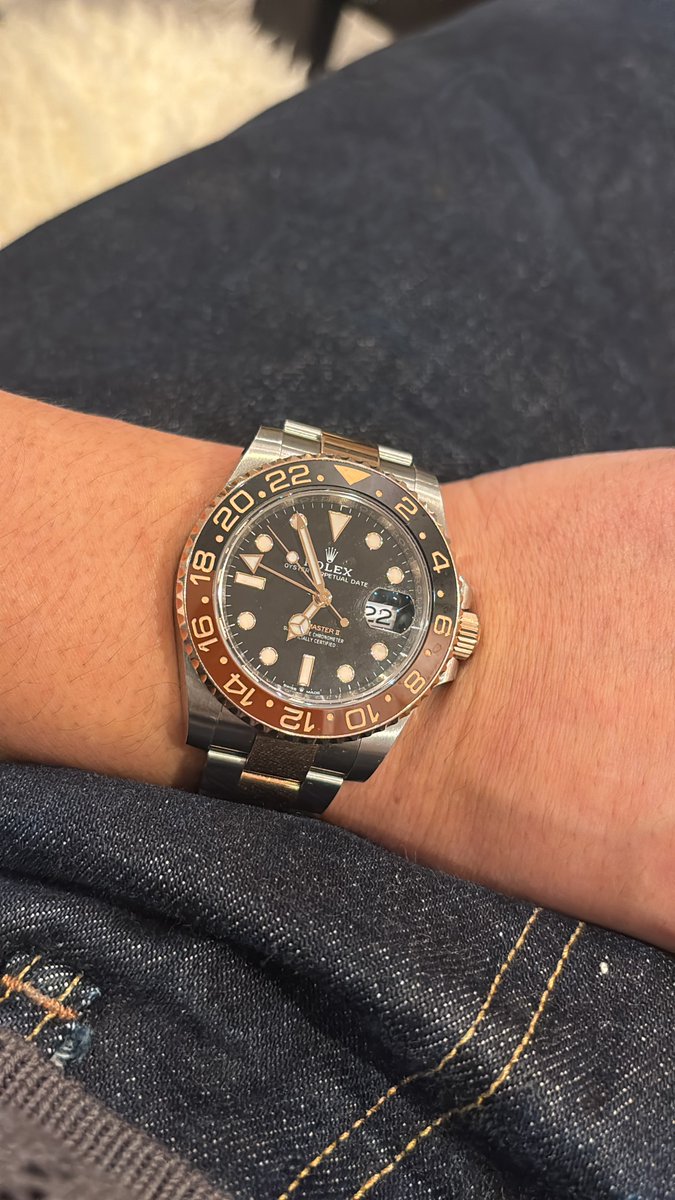 fullmoon_3day's tweet photo. お迎え待機中❤️

#rolex
#CHNR
#カフェオレ https://t.co/O5GwNQJ5Tu