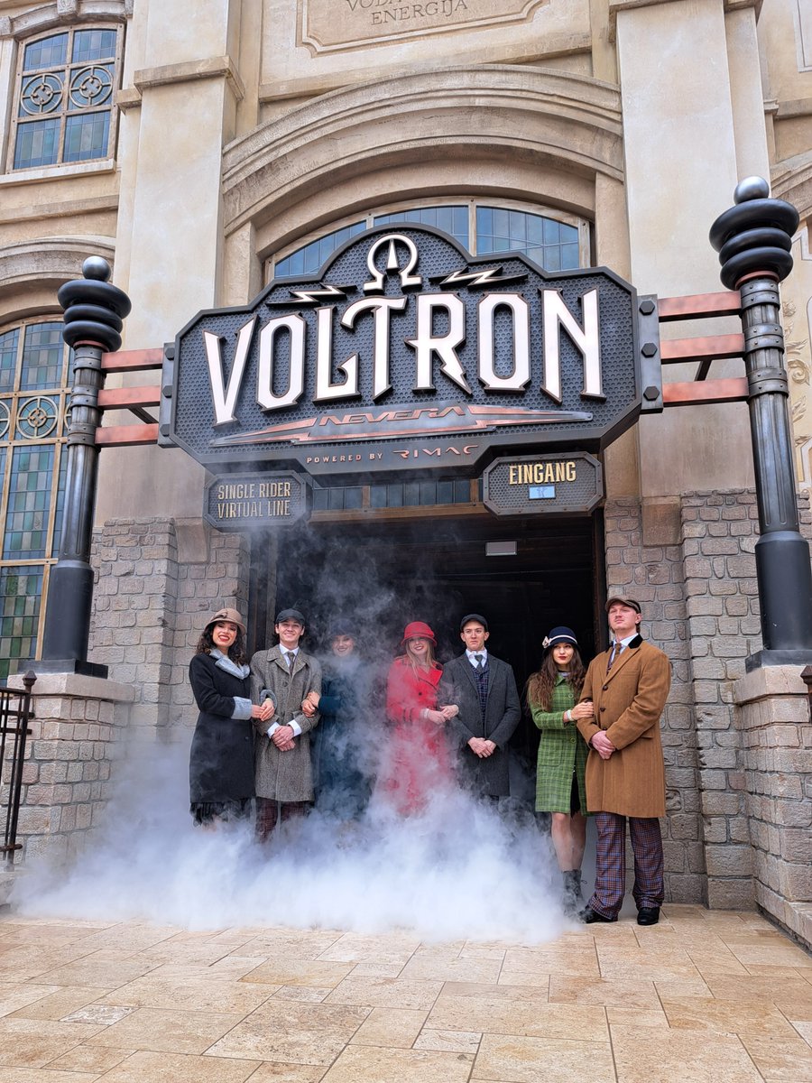 ooparc's tweet photo. Bonjour @EuropaParkFR ! ⚡️ #voltronnevera https://t.co/qlqlYlj1EK