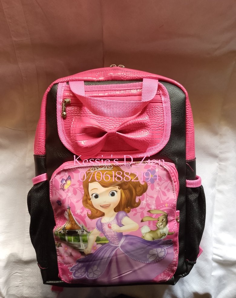 Kesssie1's tweet photo. Hi, my name is Kokoi &amp; I am a bag designer.
I offer a wide range of handcrafted and custom designed bags including: handbags, backpacks, lunch bags, tote bags, sling bags traveling bags, purses, wallets, souvenir bags etc.

Kindly patronize and repost my business.
Thank you. https://t.co/VK1RfxRZrZ