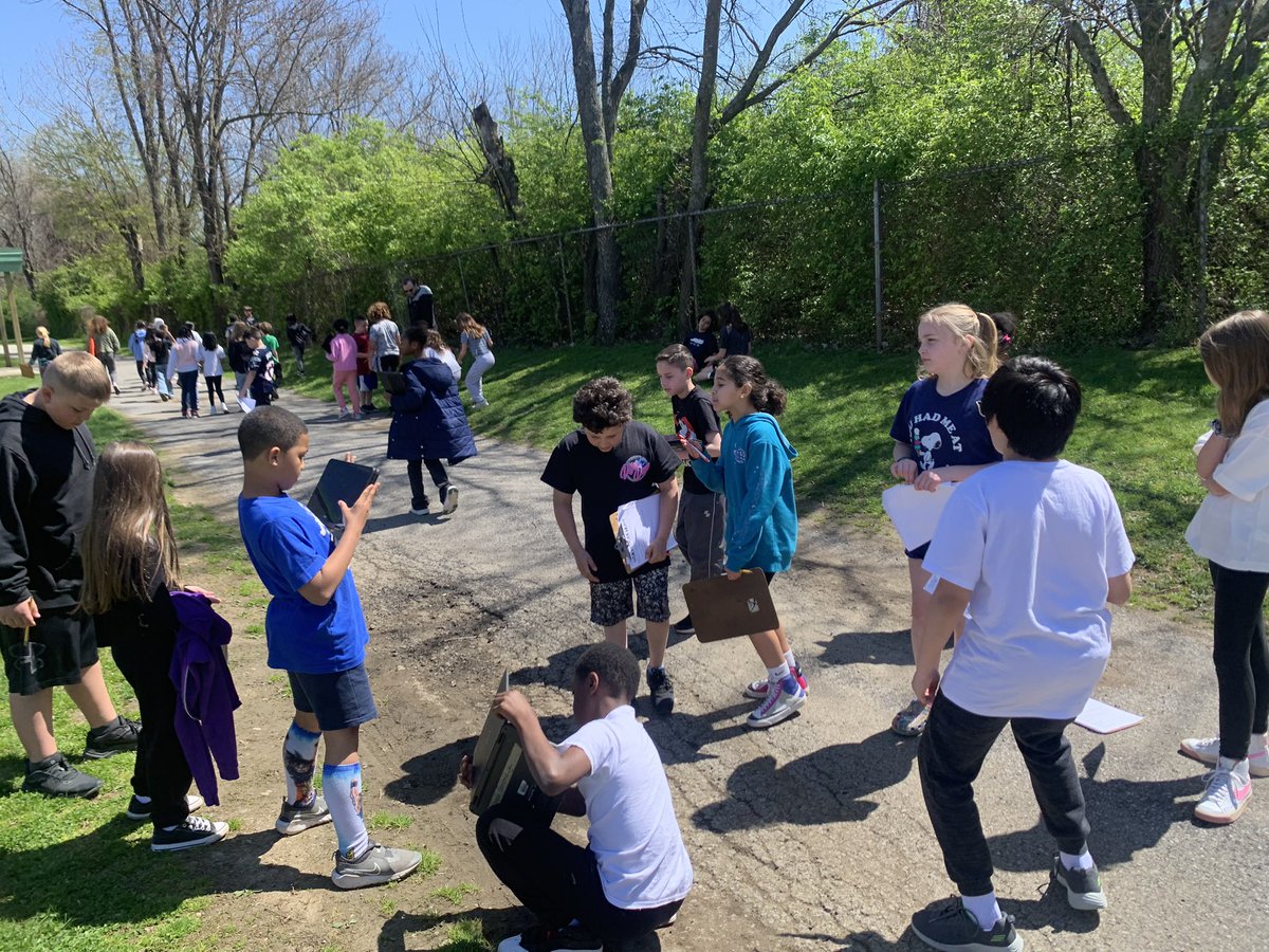 E McCavara tweet media