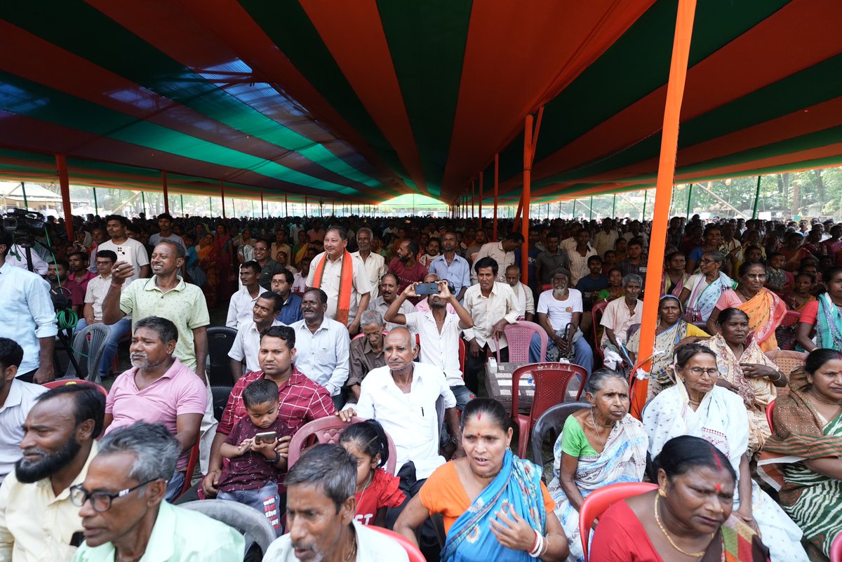 The people of Dhing have decided to greatly contribute towards #AbkiBaar400Paar. Addressed a mammoth gathering at Pujari khelpathar in Dhing Town this afternoon. #AssamCampaign2024 #AbkiBaar400Paar #PhiraEkBaarModiSarkar