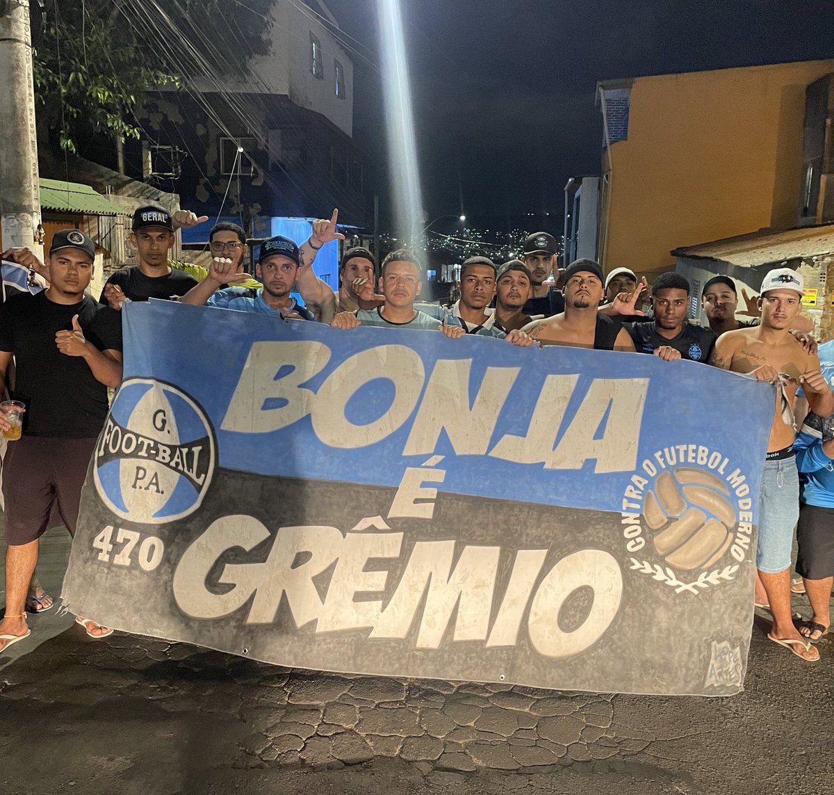 GeralP10_'s tweet photo. Só os coisa ruim! a bonja é do Grêmio👊🏽 https://t.co/BIDa8Qac9Z