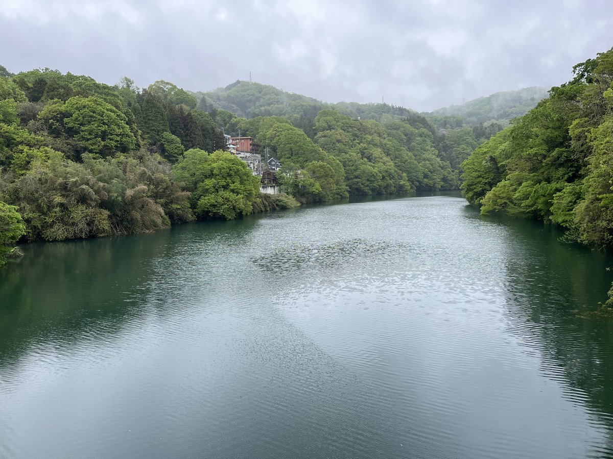 Tappei_0727's tweet photo. たまには橋の上から湖を見るのもいいですね😊
相模湖マスターならどこか分かりますよね❓

#相模湖　#バス釣り https://t.co/ePOQ8D5qGc
