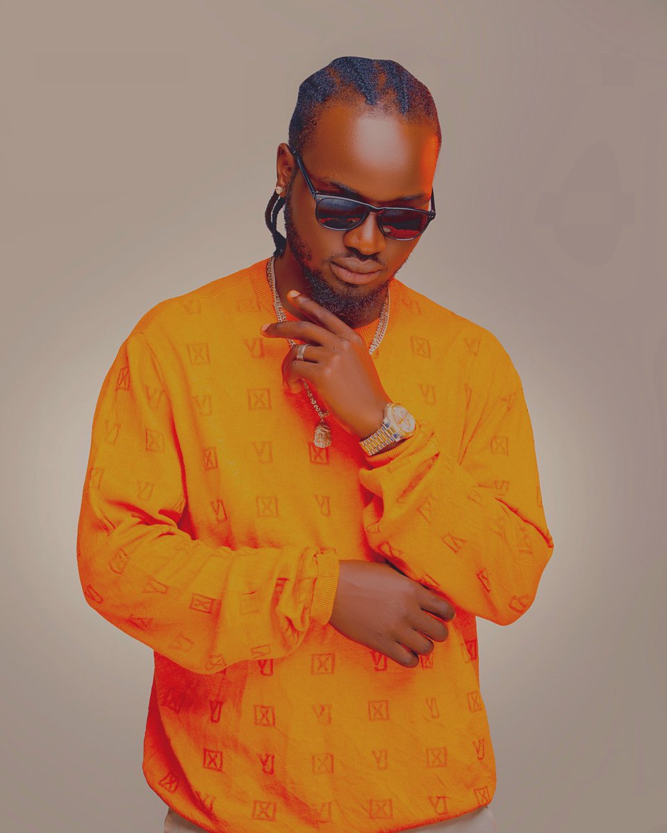 kedimusiq's tweet photo. Look between B and D on your keyboard 🤣

I’m too young to be this old🤣🤣🤣 But Life is worth Celebrating 🥳 
Happiest Birthday to Me 🎂♥️

#birthday #boy #identity #ep https://t.co/GwHxF6nv92