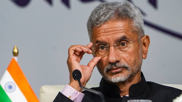 'Western media criticises our democracy because they think they are also political players in our election'- .@DrSJaishankar Ji.

This time, I don't agree with Jaishankar Ji.

Western Media,Western Govts,
CIA..all're political players in Bharat THROUGH Raul Vinci, Kejriwal, CPIM!