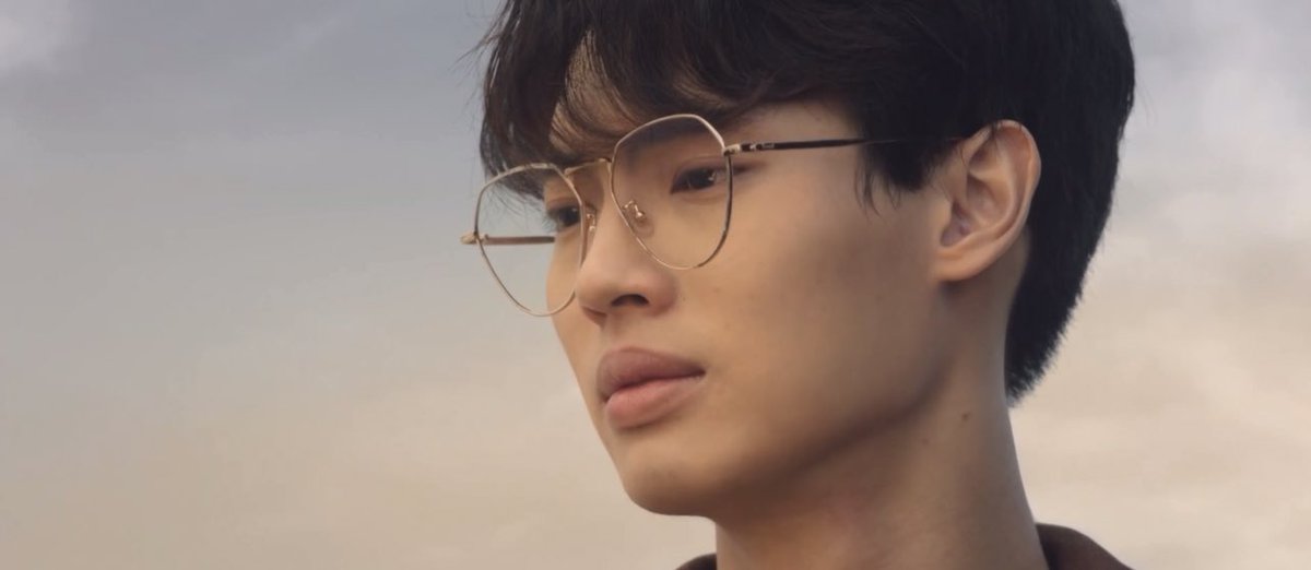 HowUDefineLove's tweet photo. #F4Thailand #Thyvin #ธามกวิน #ThymeKavin
《Things I Would Not Trade》實體本加筆公開:
https://t.co/cmQ4tEKaQo
〈Shape-shifting〉
Kavin 發現能改變自己的形體純屬意外。
Trigger warning: #genderbending
Note:這是2023/03寫的,我發誓當時的我對所有的事一無所知 🥲🥲🥲 https://t.co/gSIAoCzOPH