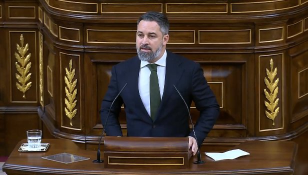 Pensáis que <a href="/Santi_ABASCAL/">Santiago Abascal 🇪🇸</a> 
Y su partido <a href="/vox_es/">VOX 🇪🇸</a>
Deberían desaparecer de la Política?
🔄 SÍ
❤️ NO