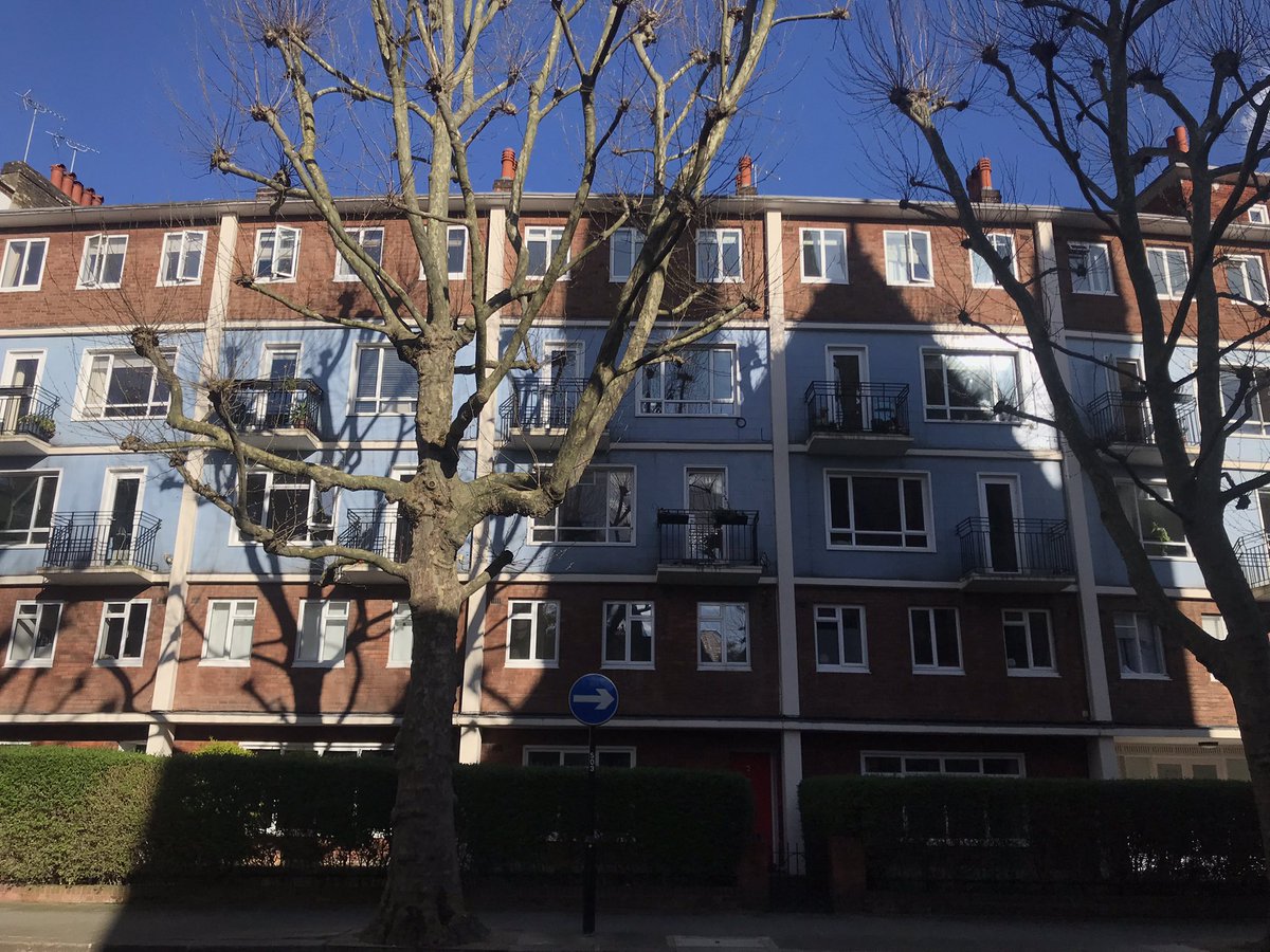 In WW2 a V1 flying bomb damaged 77-82 Philbeach Gardens which were rebuilt as Beach House in 1954, flats for the Metropolitan Police designed by Innes Elliot #earlscourt #philbeachgardens #1950sarchitecture