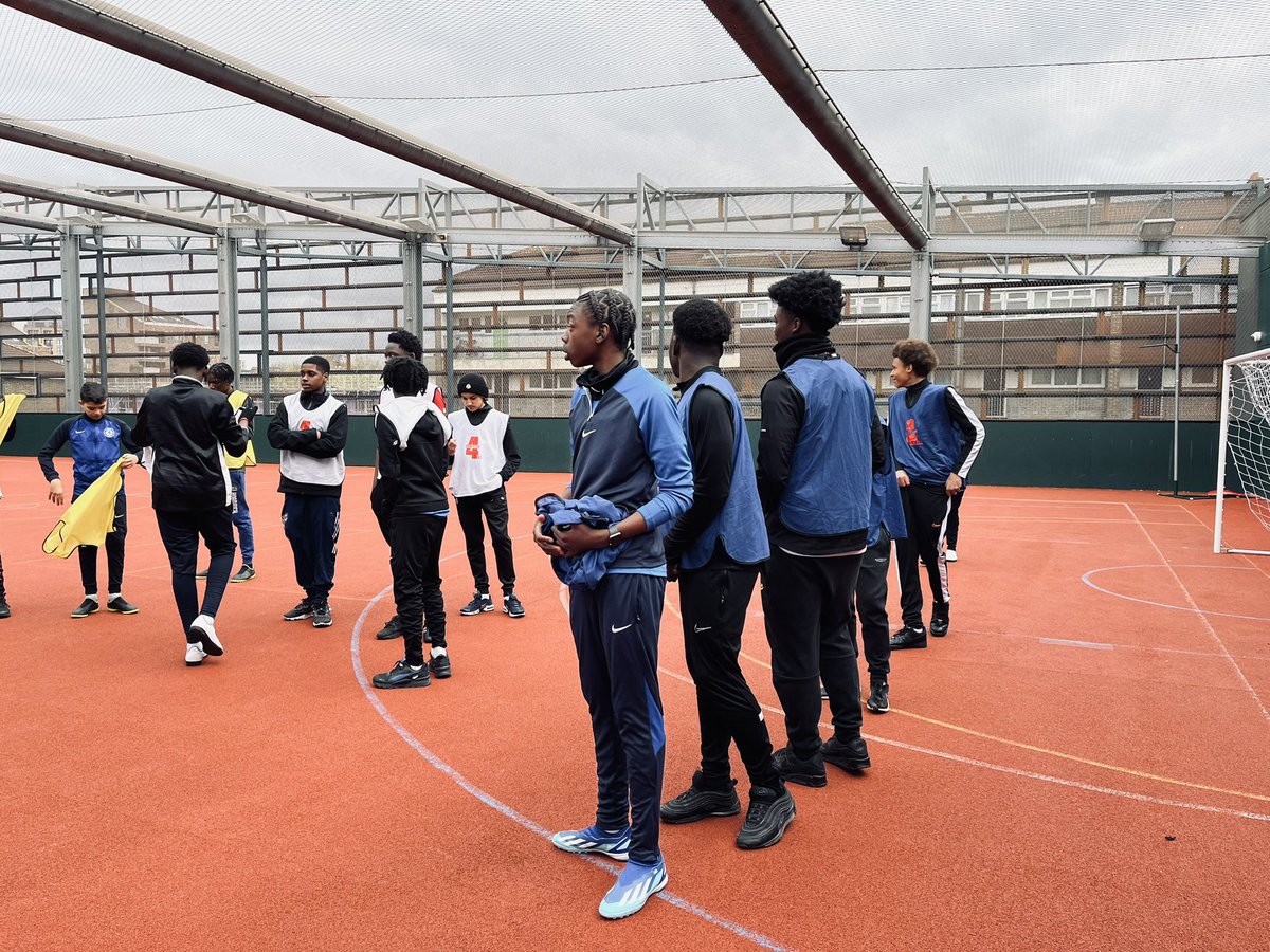 Great to return to @Sports_Fun4All session in Deptford last night. Their enthusiasm is so heart-warming and hats off to the coaches! These sessions for young people really are FUN! Thanks for having me! #sports #mentalhealth 
#YouthEmpowerment