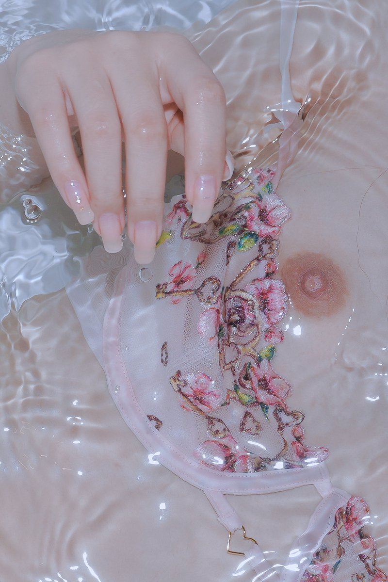 MixMico3's tweet photo. 桃花流水 https://t.co/YCg4n1uE0O