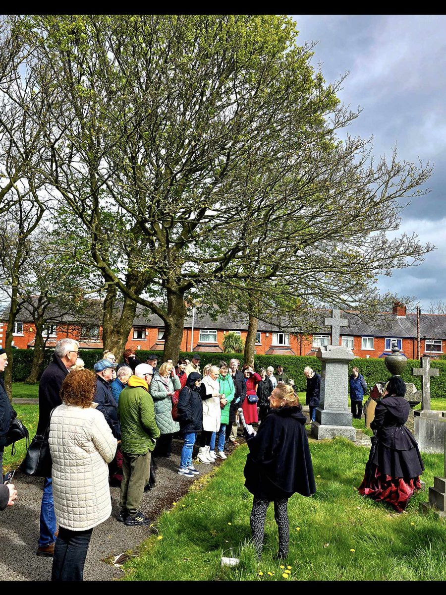Fabulous turn out, wonderful crowd 🪦 Layton Cemetery, Blackpool #Blackpool #History #heritage #walk #talk #tour #showman