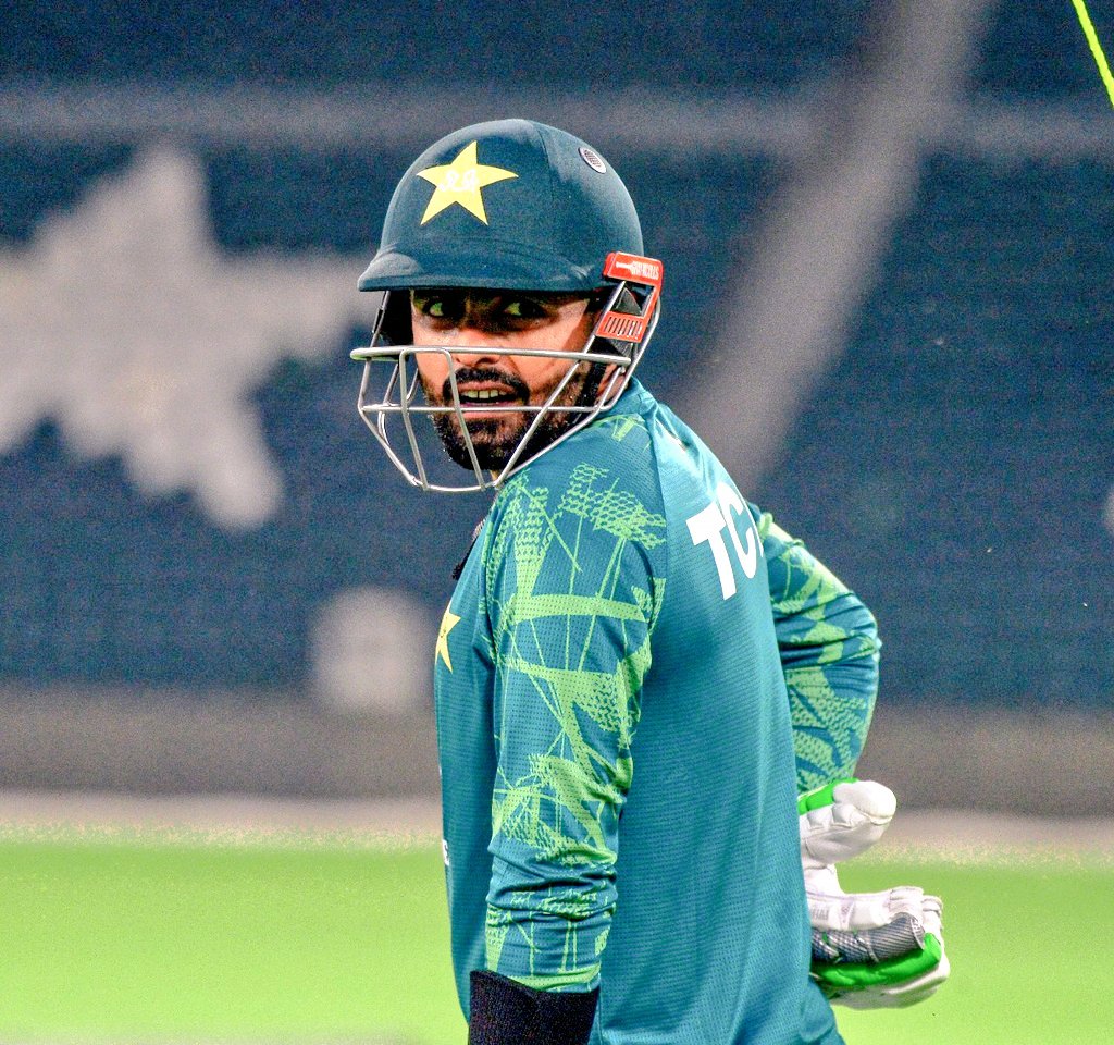 Most wins as captain in Men's T20Is.
44 - Brian Masaba 🇺🇬
43 - Babar Azam 🇵🇰
42 - Eoin Morgan 🏴󠁧󠁢󠁥󠁮󠁧󠁿
42 - Ashgar Afghan 🇦🇫

*Babar Azam needs one more win as a T20I captain to equal the world record. #KingBabar👑